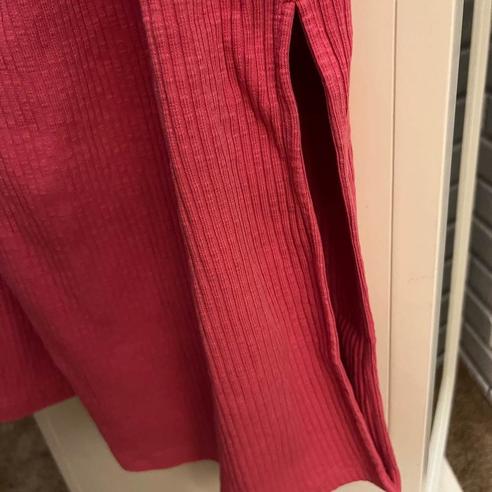 Pink plus sized criss-cross strap dress - Picture 4 of 5